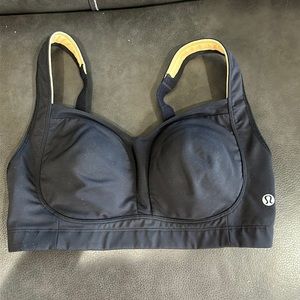 LuluLemon sport bra size 34 D !